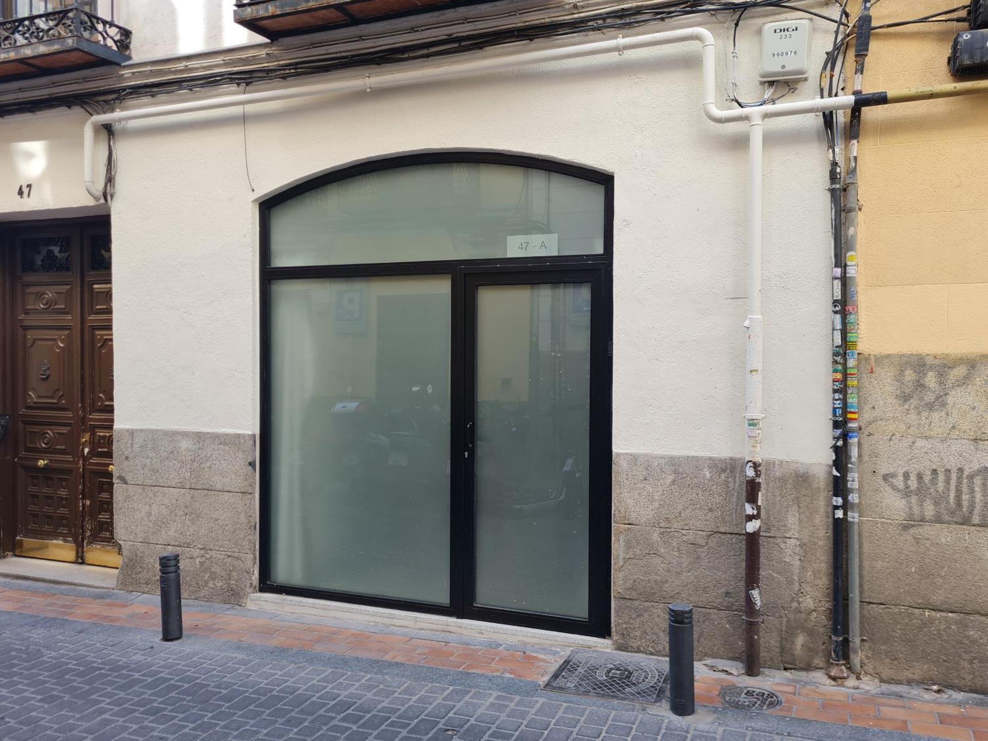 Center With 2 Bedrooms Appartamento